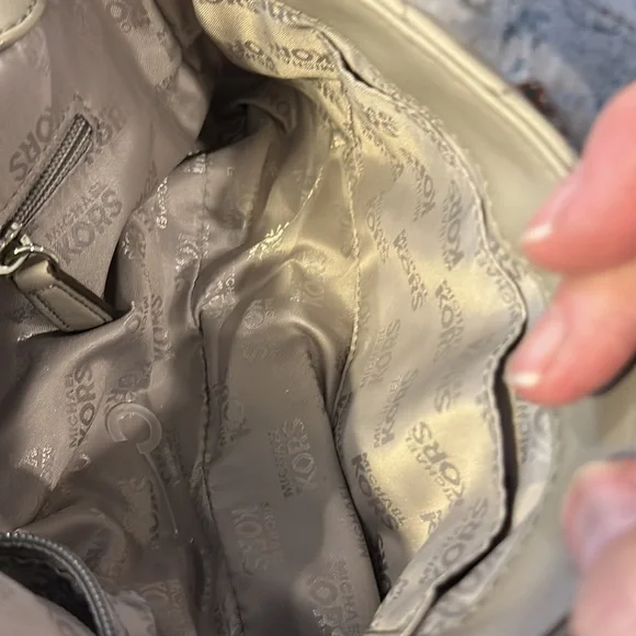 Michael Kohr gray quilted final bag that can be carried the chain inside - Picture 13 of 14